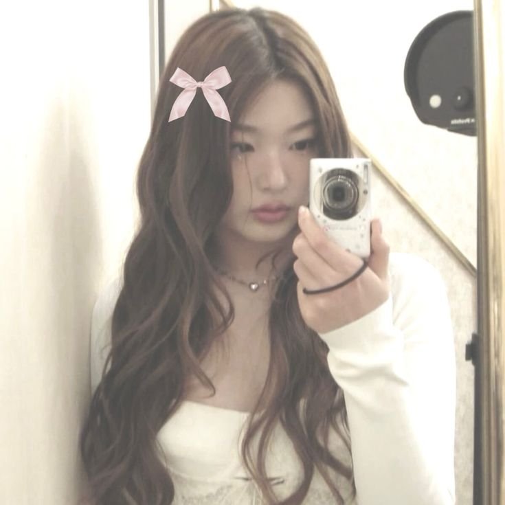 Coquette PFP Girl