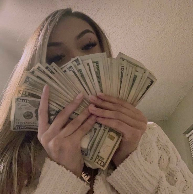 Money Pfp Girl