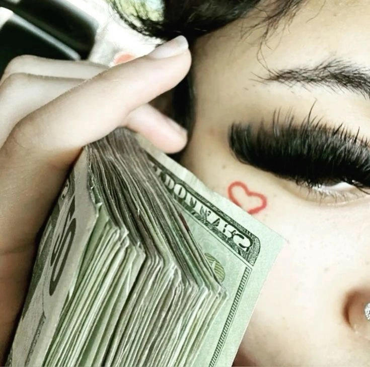 Money Pfp Girl
