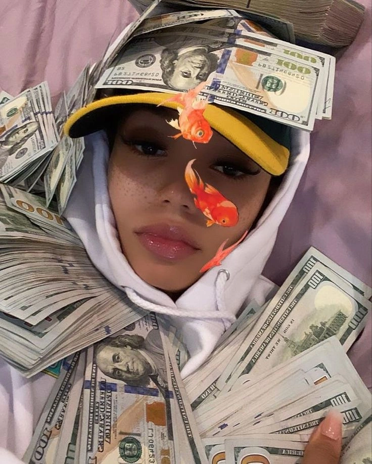 Money Pfp Girl