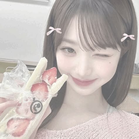 Wonyoung Coquette PFP